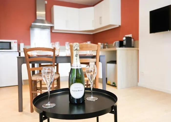 Au 38, Charme Et Confort Dans Notre T2 A Épernay