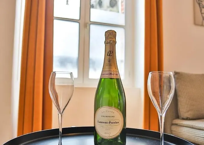 Au 38, Charme Et Confort Dans Notre T2 A